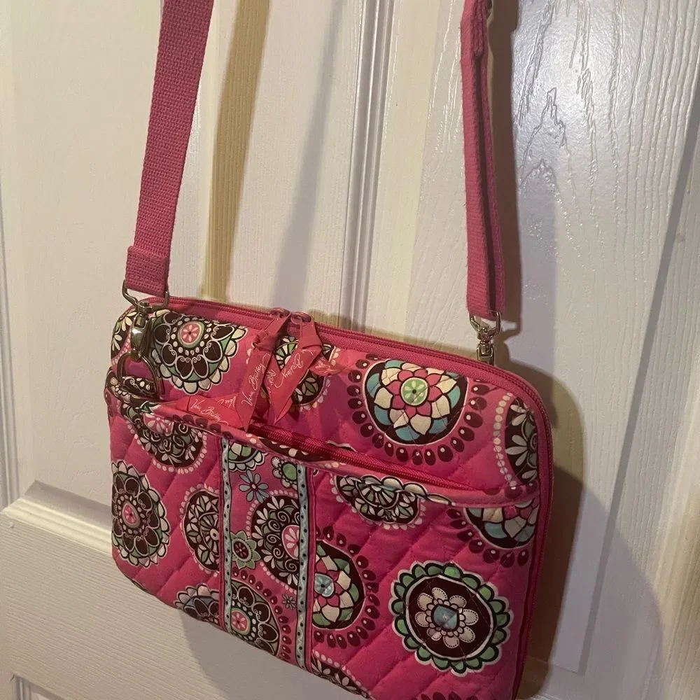 Vera Bradley Pink Cupcake Hard Shell Laptop Travel Bag Quilted Fabric.